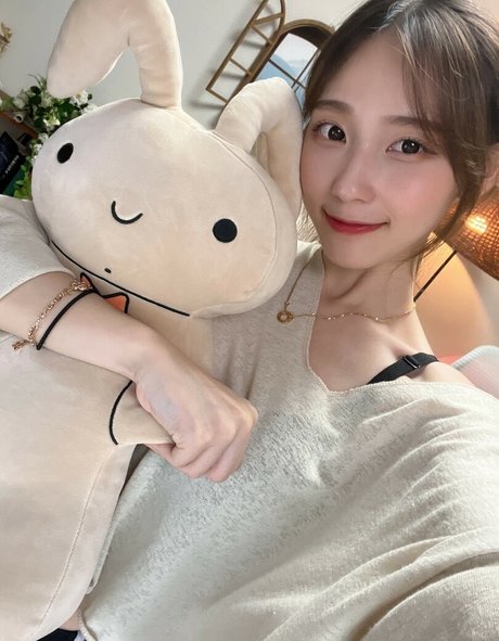 rofvmtm pretty actress picture