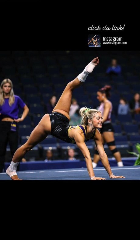 Livvy Dunne sexy model photo