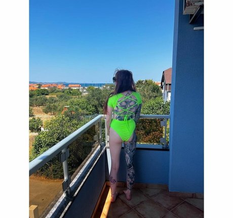 Molly Capper naked actress photos