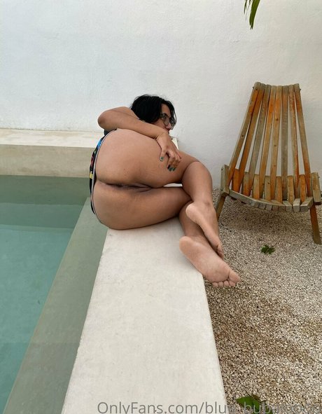 blue bubaloooo pretty actress photo