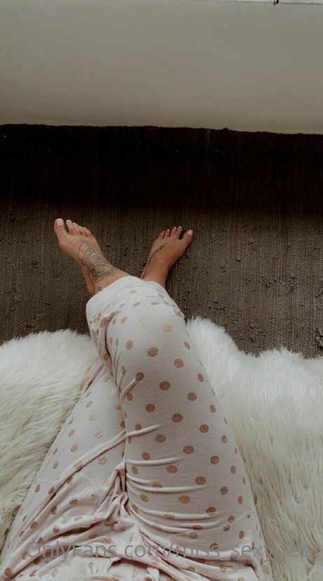 miss sexy feet hd pornstar pics