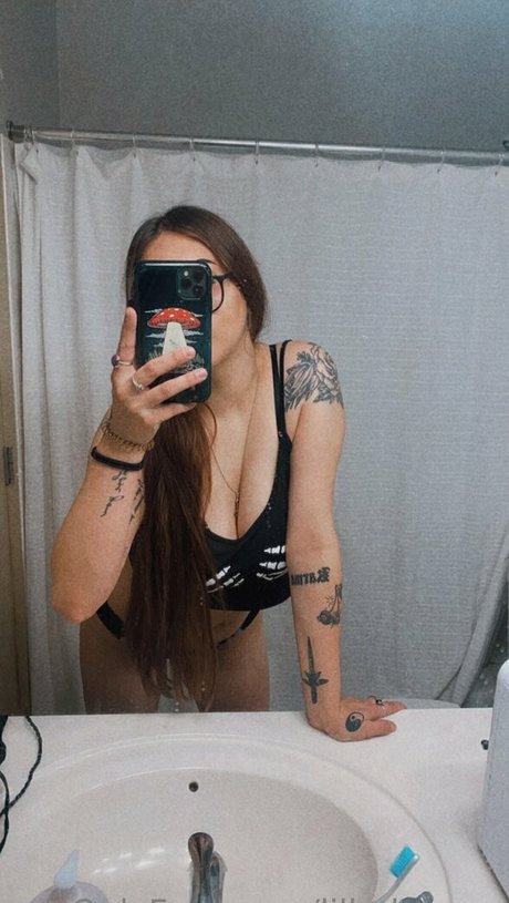 lilbabyams Profile pic