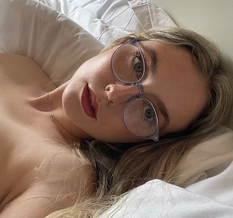 Millllievanillllie pornstar sexy pic