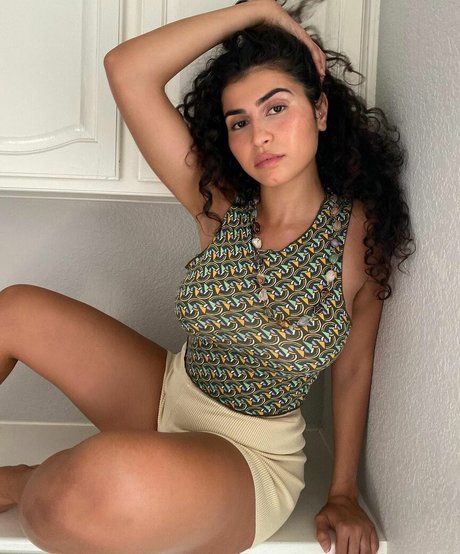 Itstaleen pornographic model photo