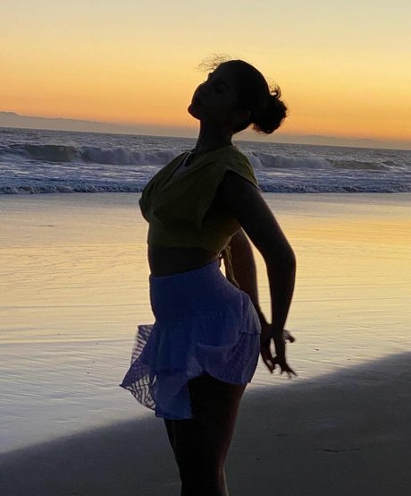 Itstaleen erotic actress photos