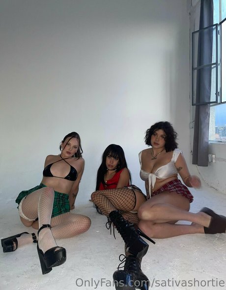 sativashortie top pornstar photo