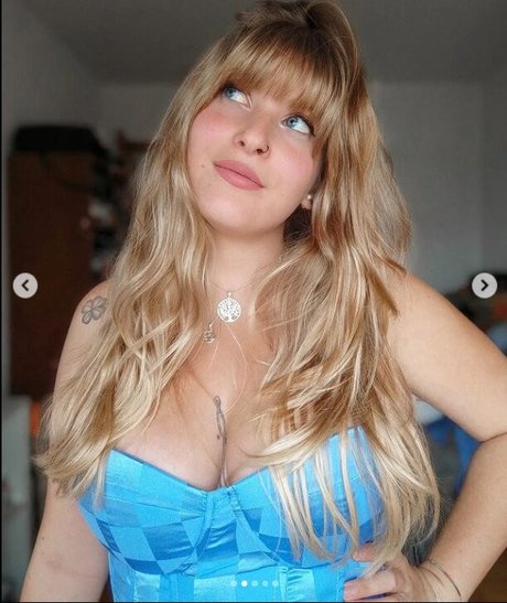 Addyfuegar model sexy image