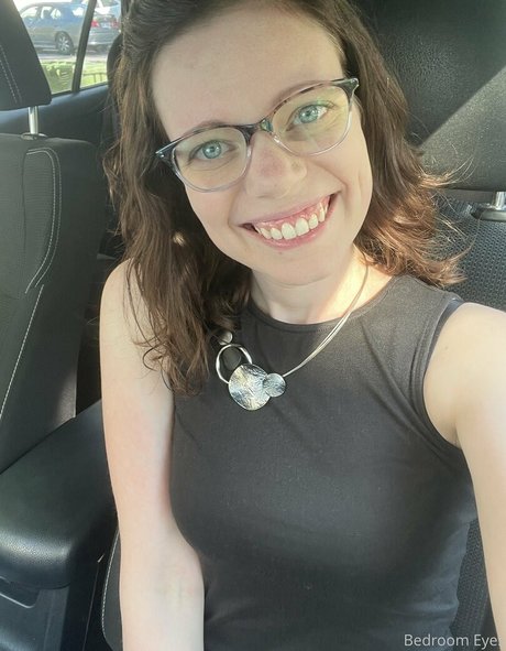 bedroom eyes free pretty actress pics