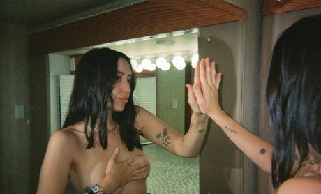 Elohim pretty star pic