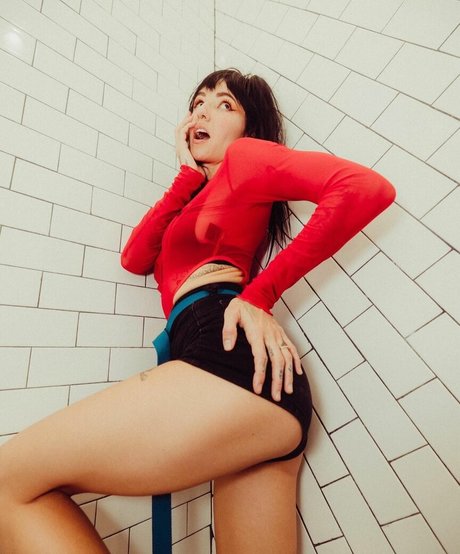 Poxleitner model beautiful image