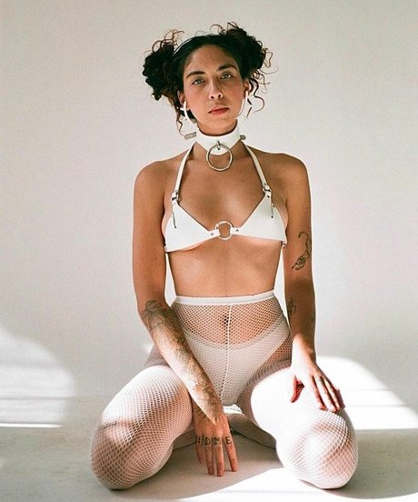 Indigo De Souza Profile pic