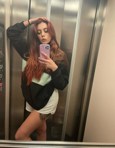 miathorneofficial hot star photos