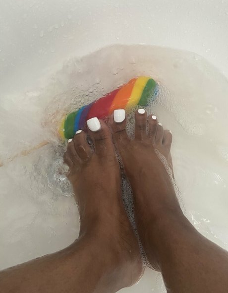 chocolatefeet8 star sexy pics