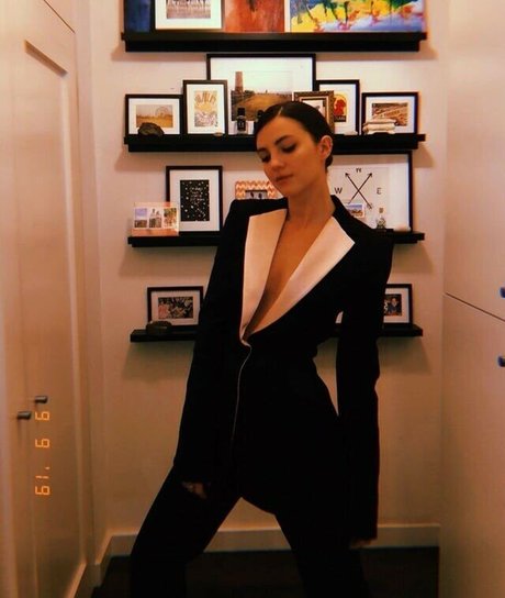 Ella Hunt exclusive model pics