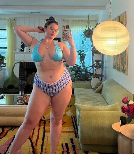 Barbie Ferreira nice star gallery