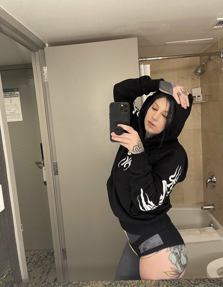 droptopsavage pornstar nice pic