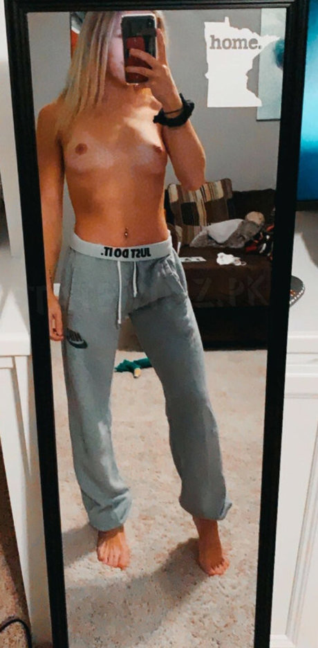 Allie Ross free pornstar img