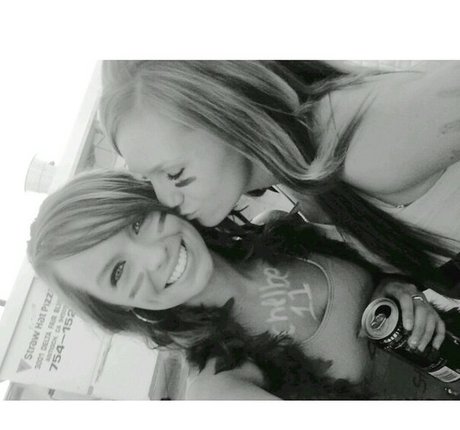 Amber BeIarski high quality actress photo