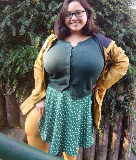 janineaam adult model pics