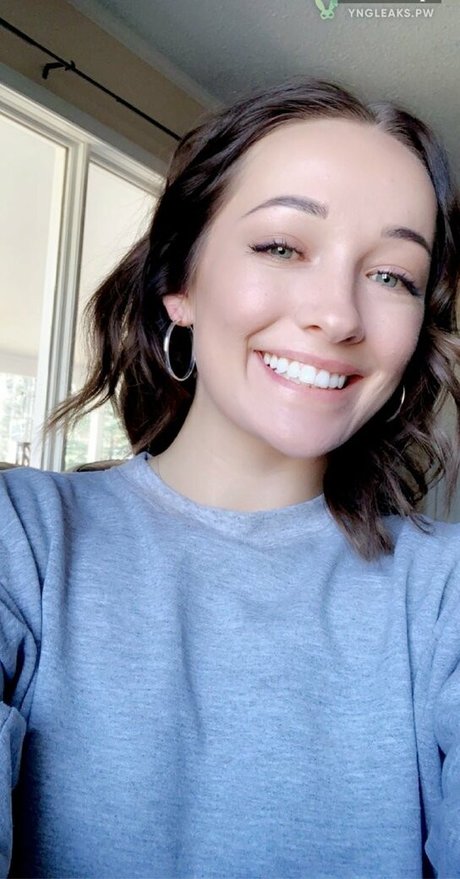 Olivia RumIey pretty actress gallery