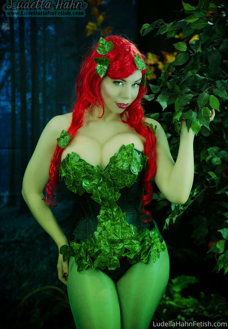 ludellahahn model art pics