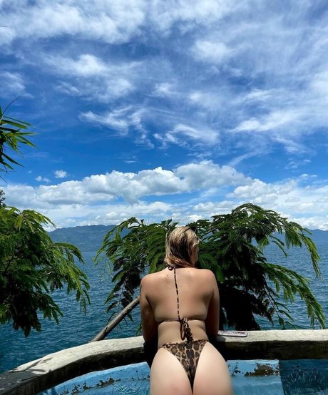 curly ebony onlyfans hot picture