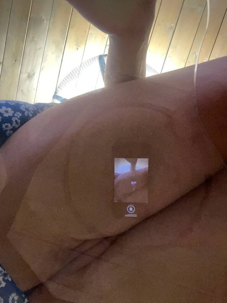 mindiyarova11 art model pic