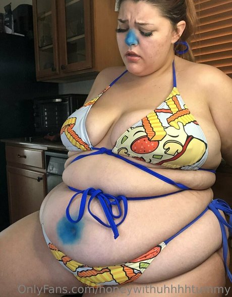 honeywithuhtummy nude actress pic