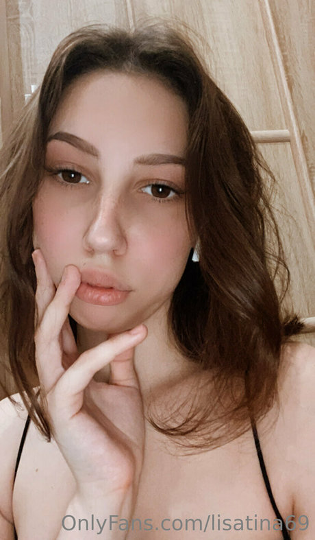 lisatina69 pornstar top img