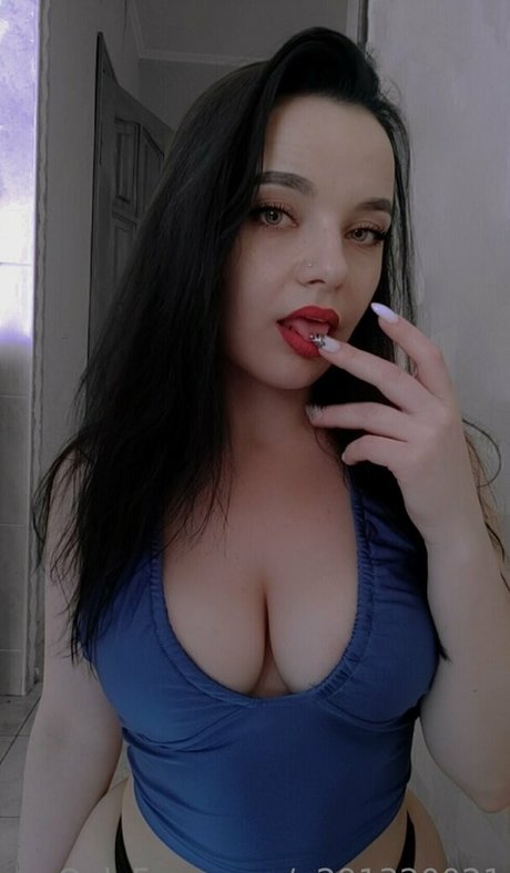 lesbian kissing onlyfans free gallery