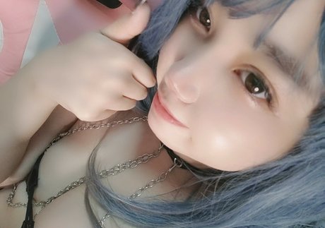 Mizaki Levi naked actress gallery