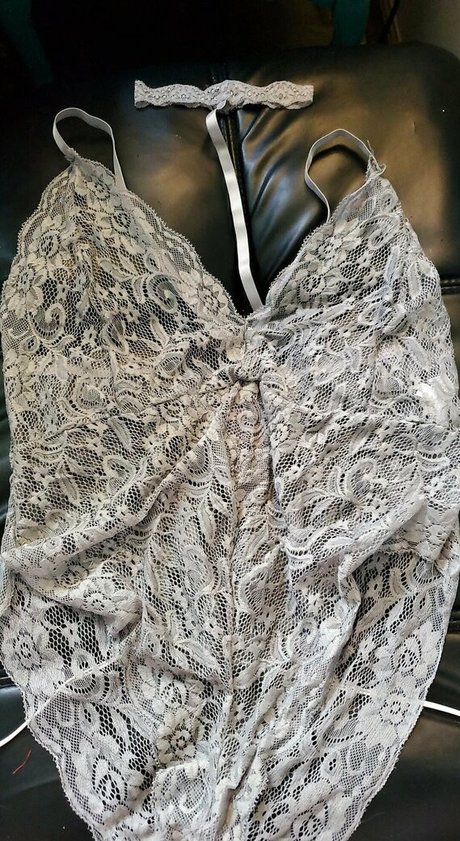 ashtonivey model exclusive img