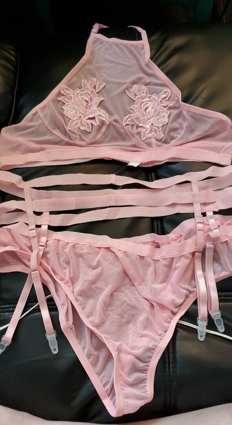 ashtonivey erotic actress pics