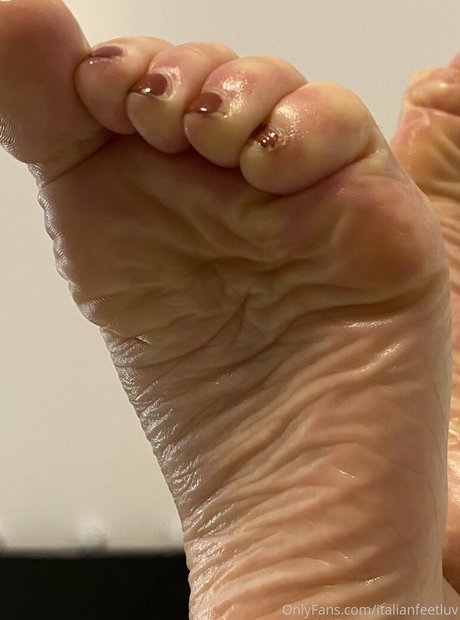italianfeetluv pornstar sexy pics