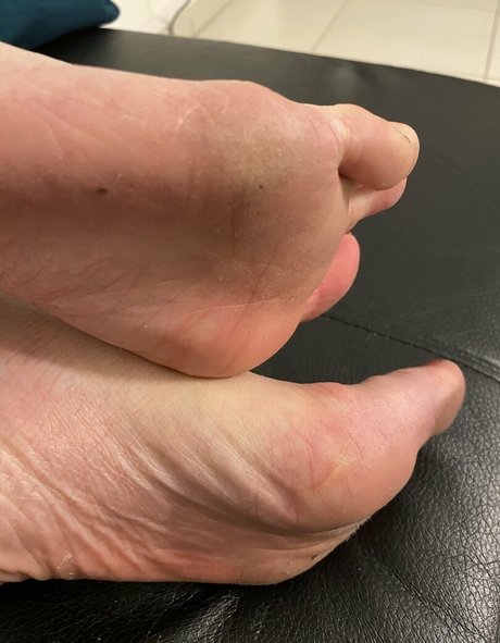 italianfeetluv Quick model image