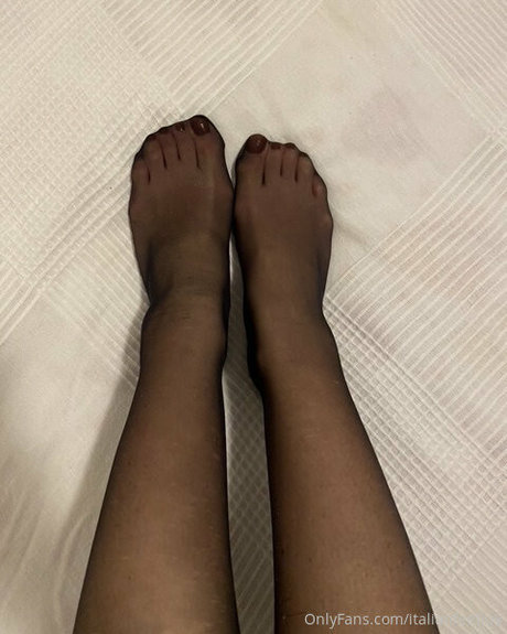 italianfeetluv pornstar erotic pic