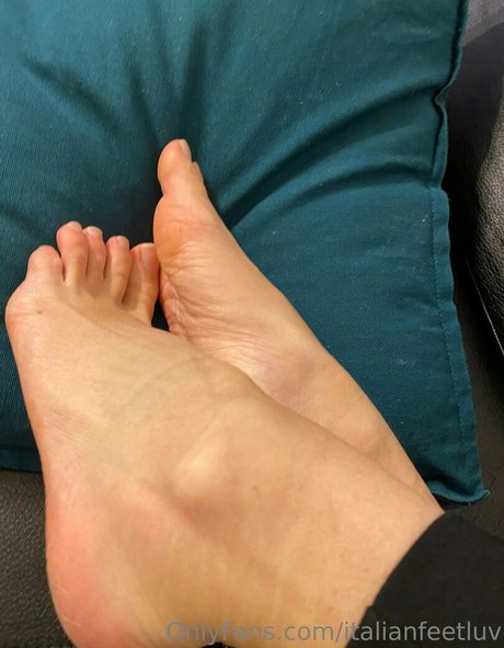 italianfeetluv Profile pic