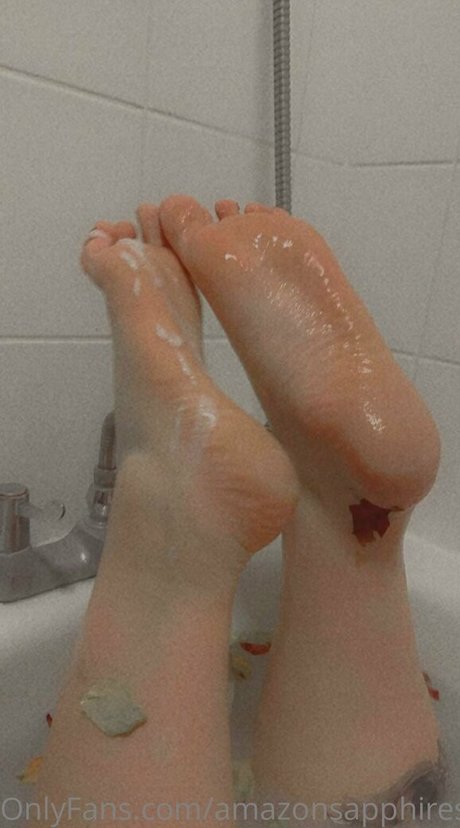 amazonsapphirestone naked model picture