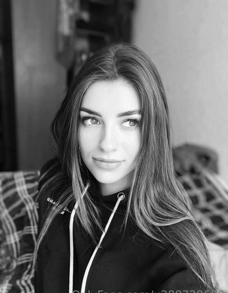 annie minor perfect model galleries