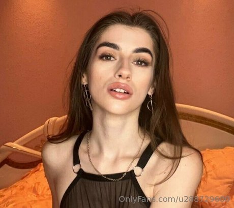 annie minor sex model photos