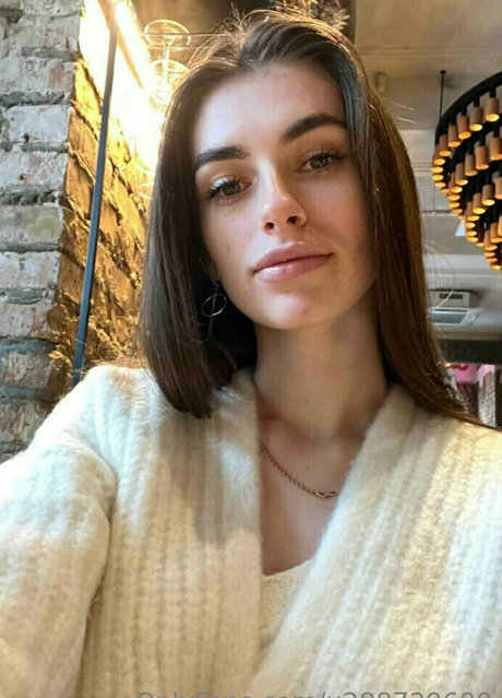 annie minor model nude pictures