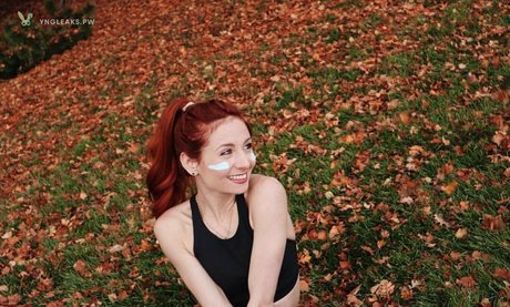 Tarah Kayne perfect pornstar pics