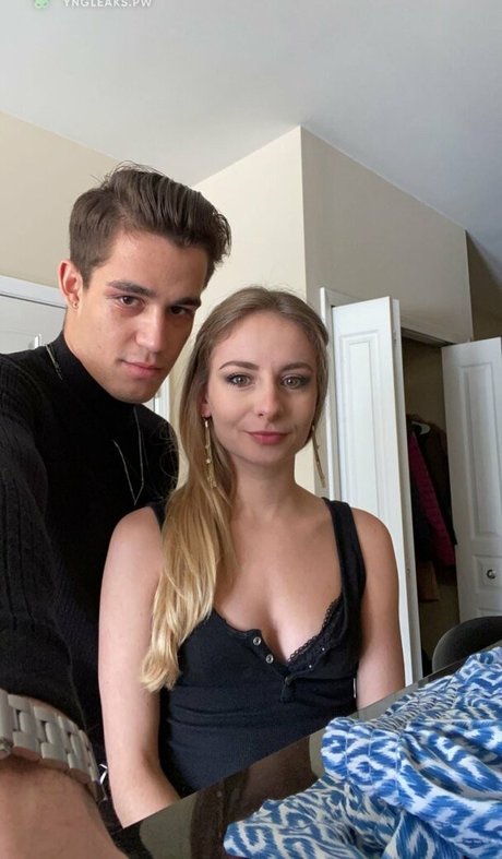 Tarah Kayne high quality pornstar photo