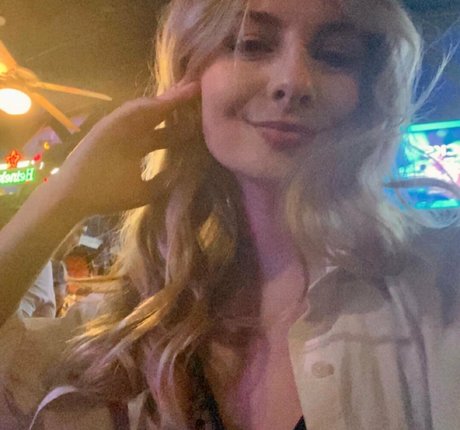 Tarah Kayne pornstar top photo