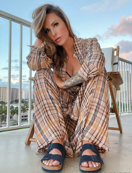 soledesirefree model exclusive img