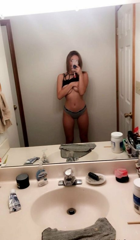 Kaelyn Myers model hd photos