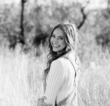 Kaelyn Myers art model photo