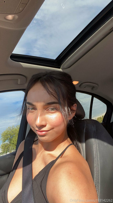 Lilibaby18 nice model pic