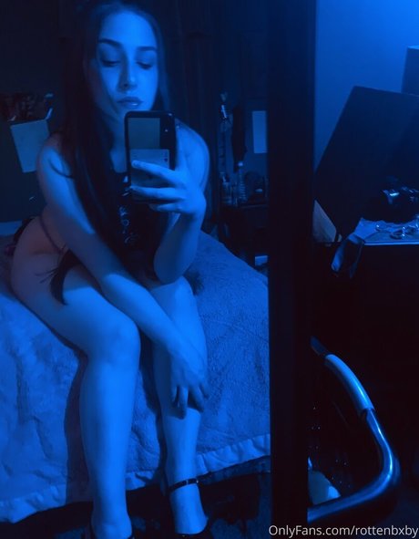 rottenbxby star nude images