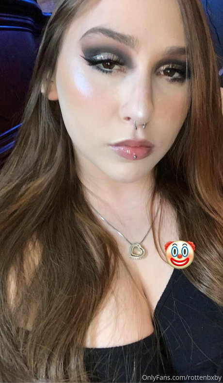 rottenbxby naked model archive